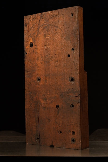 Angled reverse perspective of the climate-stable heritage wood slab emphasizing dimensional stability and raw organic geometry. 