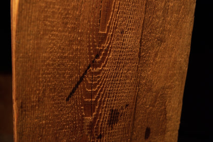 Detailed macro of a stabilized diagonal surface check traversing the deeply textured face of a floor-heating compatible block. 