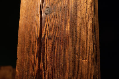 Extreme close-up of tight vertical grain intersecting the flat top cut of an epoxy-free structural wood piece for B2B use.  